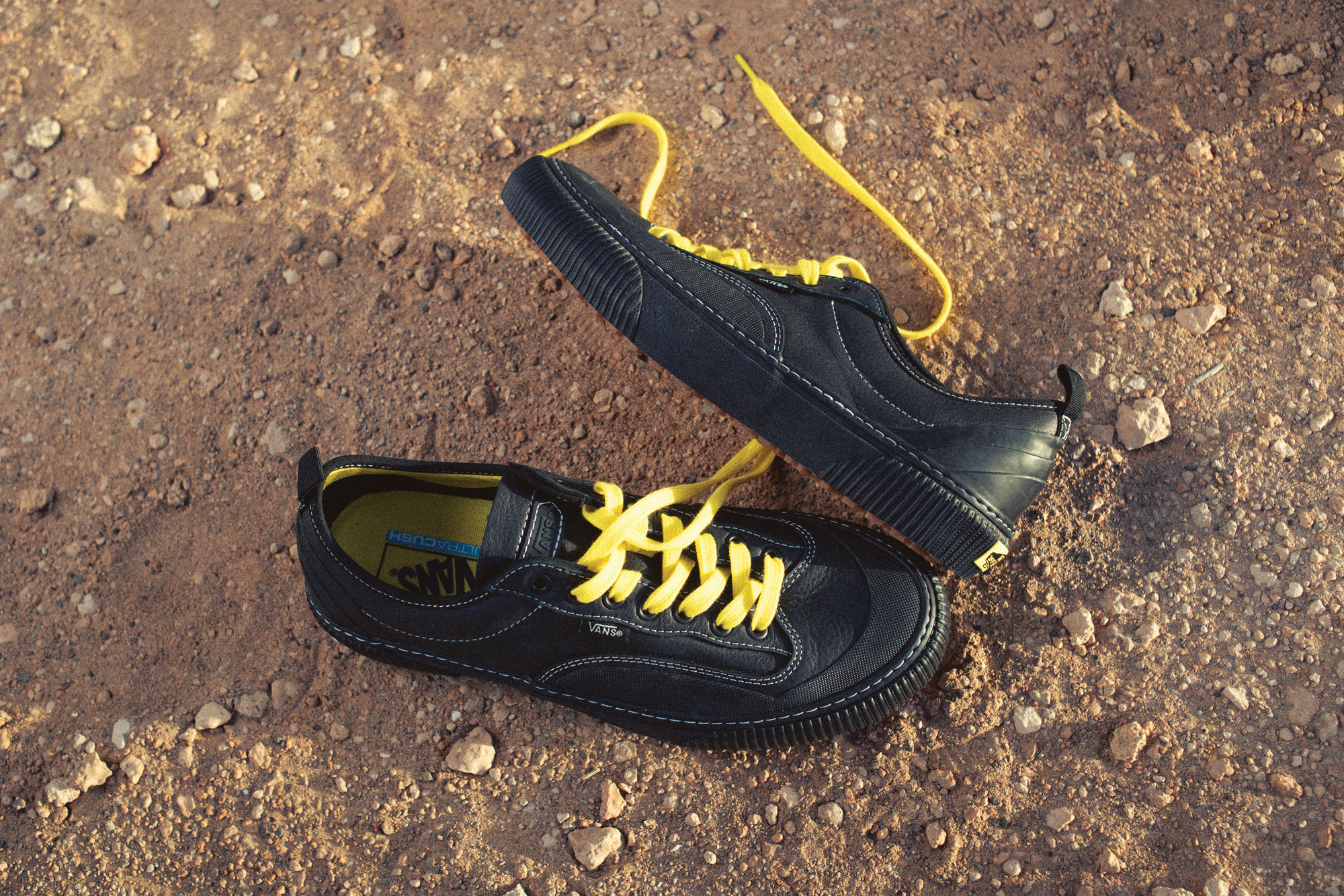 FA21_Surf_DestructSF_WadeGoodall_VN0A5KS6FS8_Blk_Pair_DSC_4336