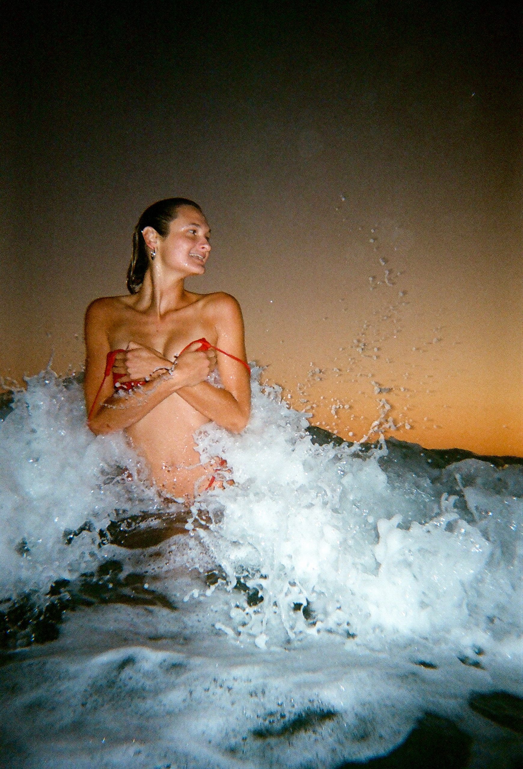 58838375-8FA1-44F8-A7FE-2D81EF6B40A8