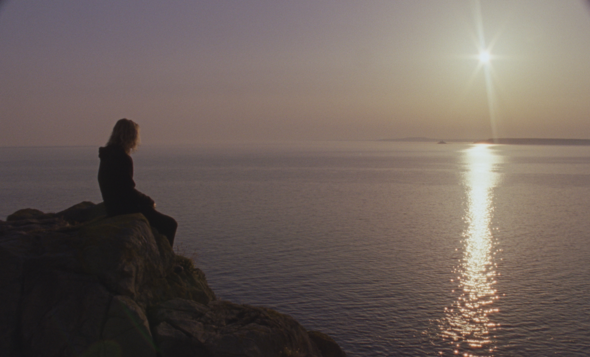 L036_C045_0128AB_001.00_48_05_12.Still273