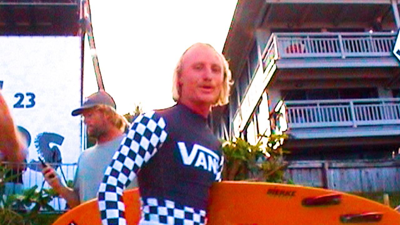 Hawaii Hi8 1.00_32_41_10.Still045