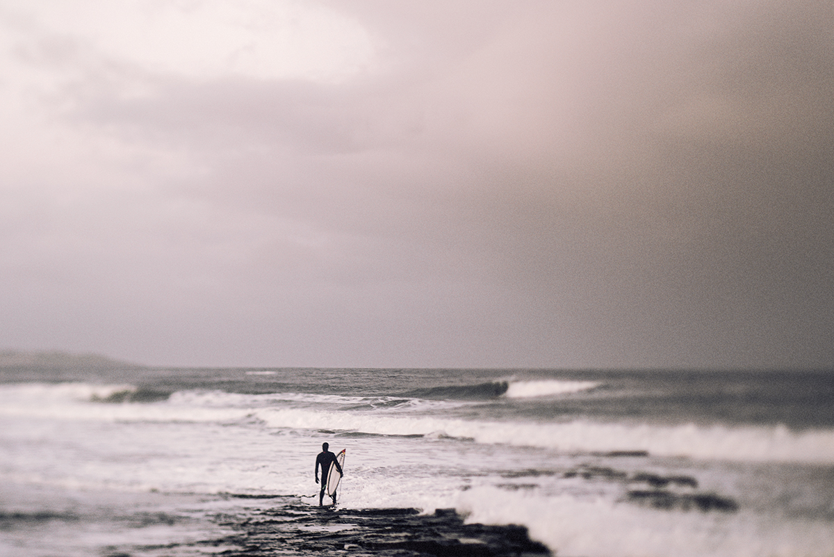 TomCurren_BlackSpot_Ireland_1123_RCxWT_KevinMetallier