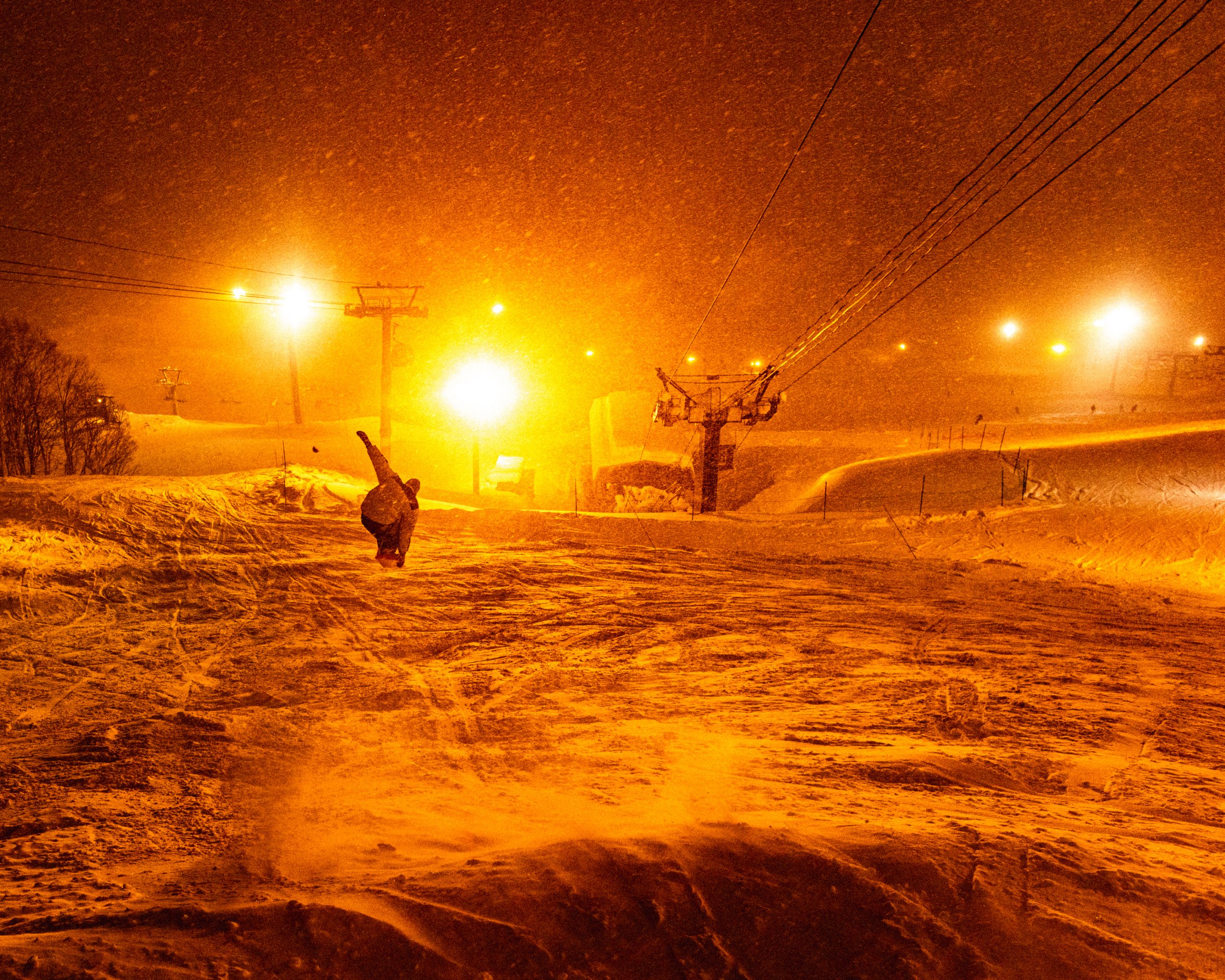 ARTHUR_LONGO_JAPAN_SOCIAL_SUNBUM_PERLY-0826