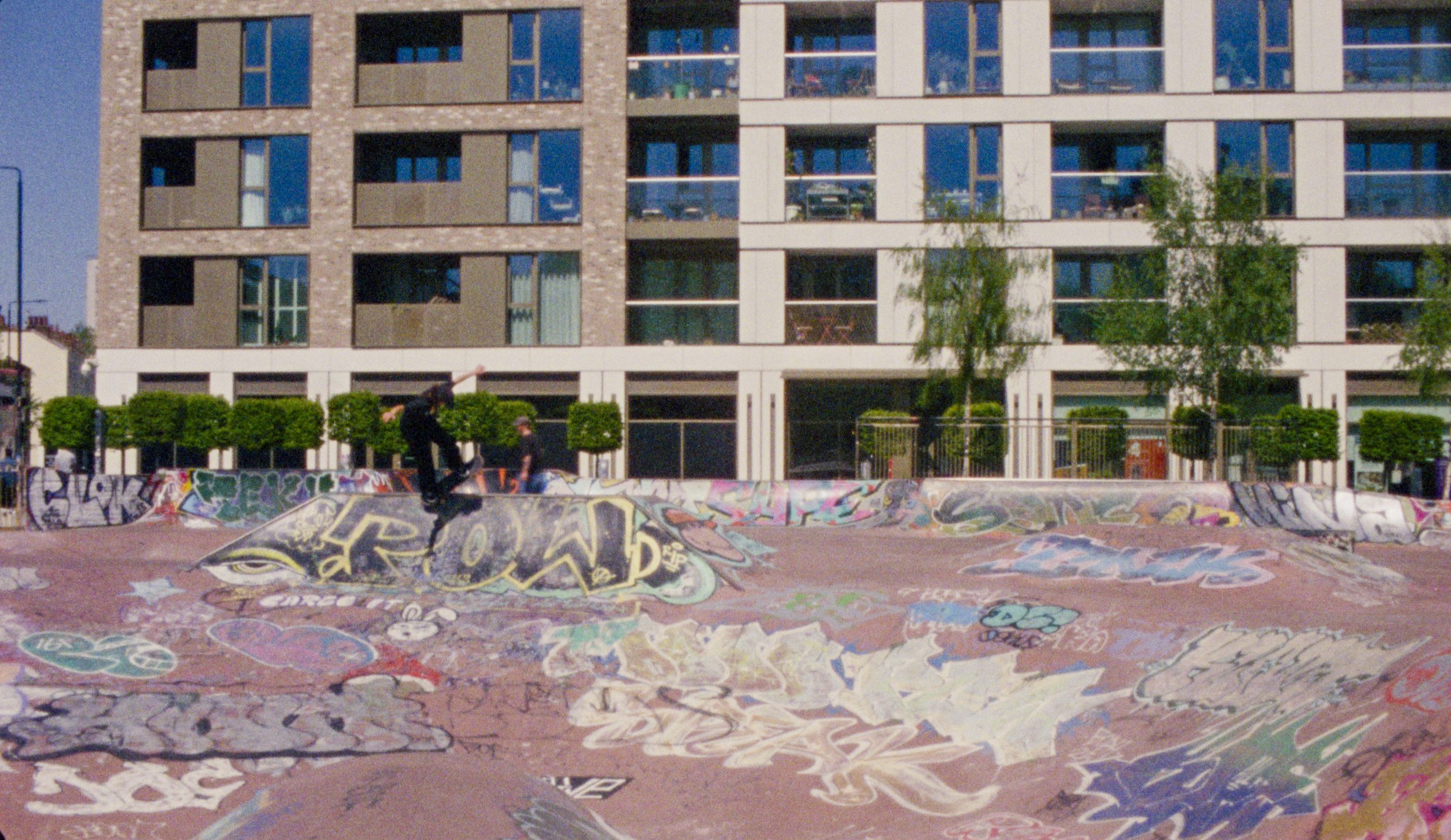 2026-05_Graded_16mm_UpBanking-35